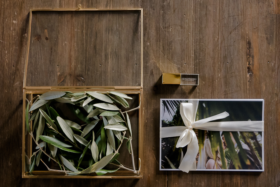 packaging for wedding photographers glass box and crystal flash usb