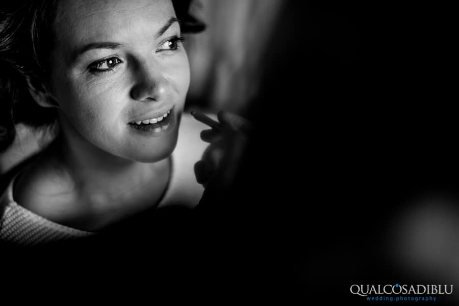 bride getting ready make up