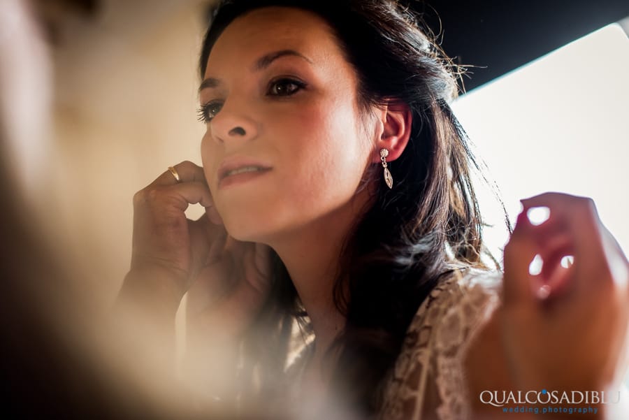 earrings bride detail