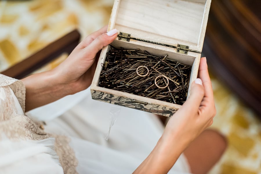 wedding rings detail hairpins bride
