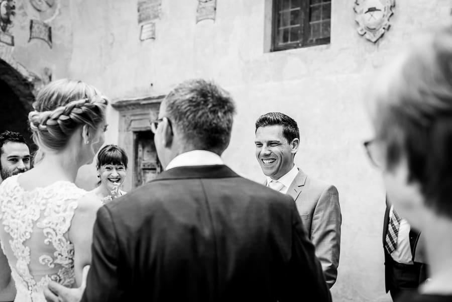 groom smiling palazzo pretorio certaldo