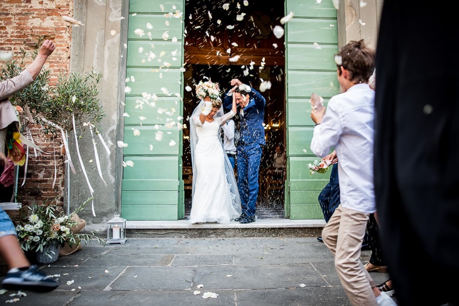 bride groom exit launch confetti rice church