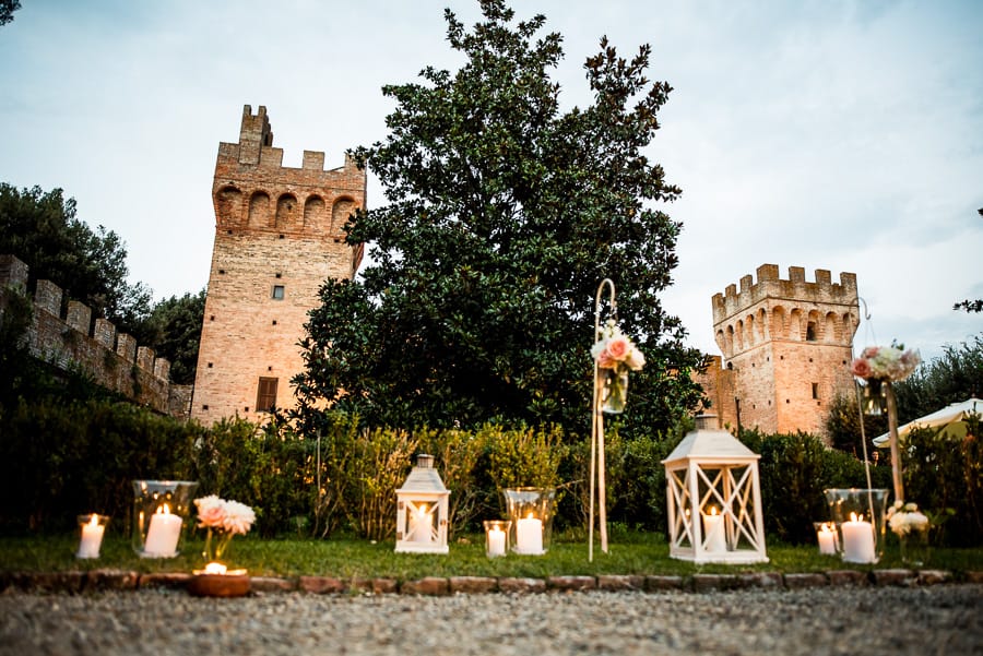 detail flowers castle of oliveto