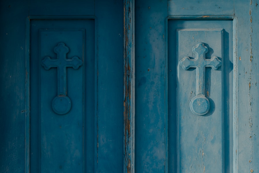 blue door detail at imerovigli santorini