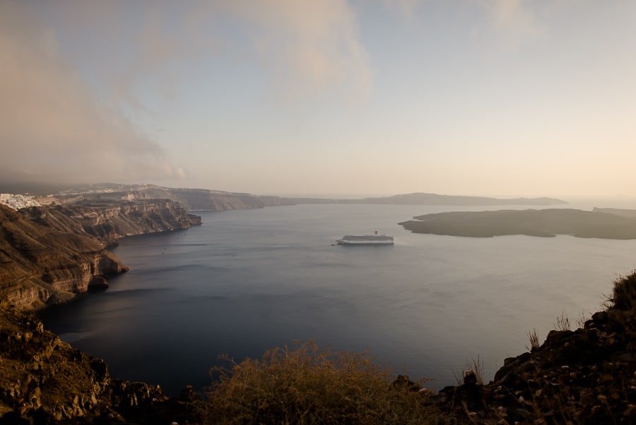 cruise ship caldera imerovigli santorini