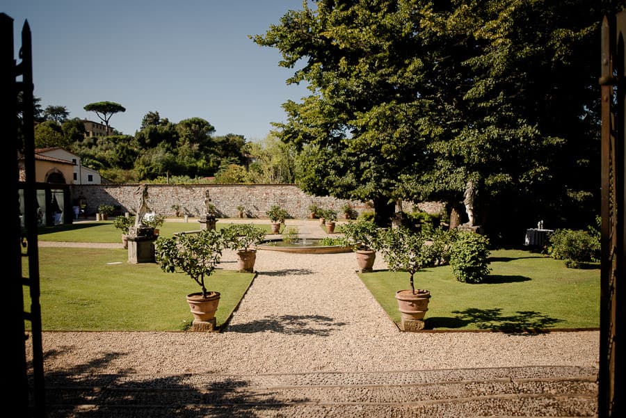 villa bernardini garden with fountain