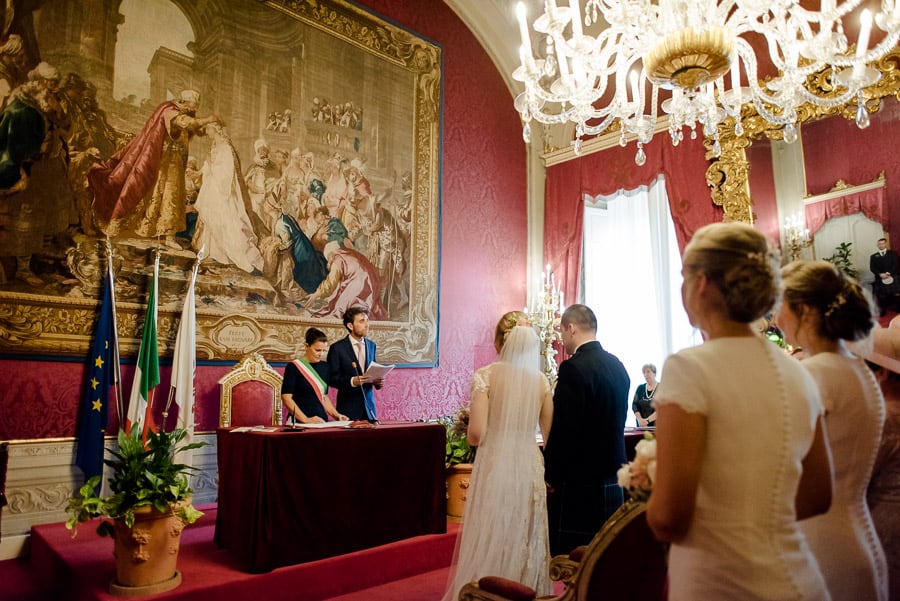 wedding ceremony in the red hall in palazzo vecchio florence