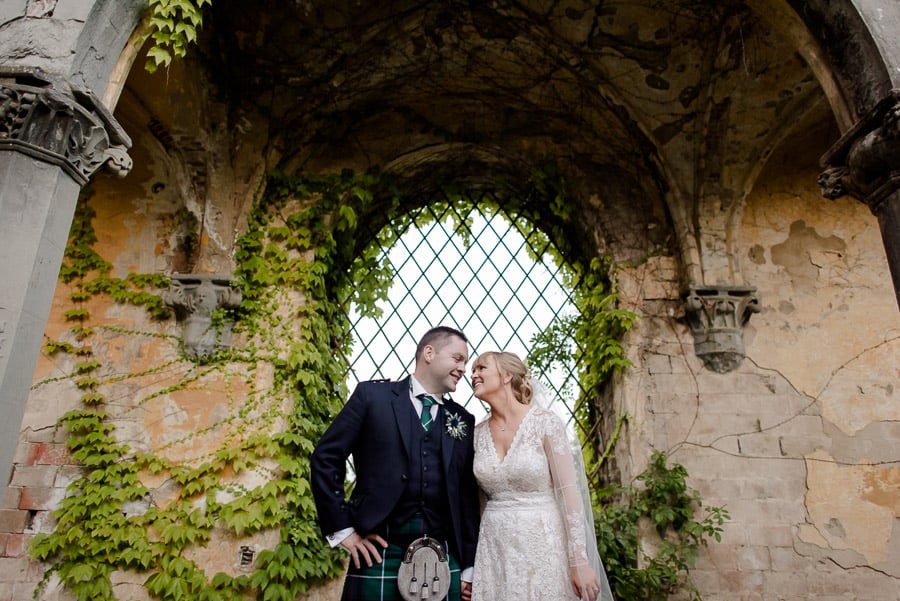 bride and groom at vincigliata castle florence