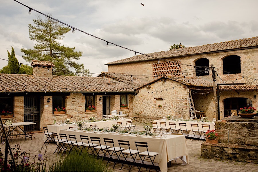 table setting at tenuta di papena