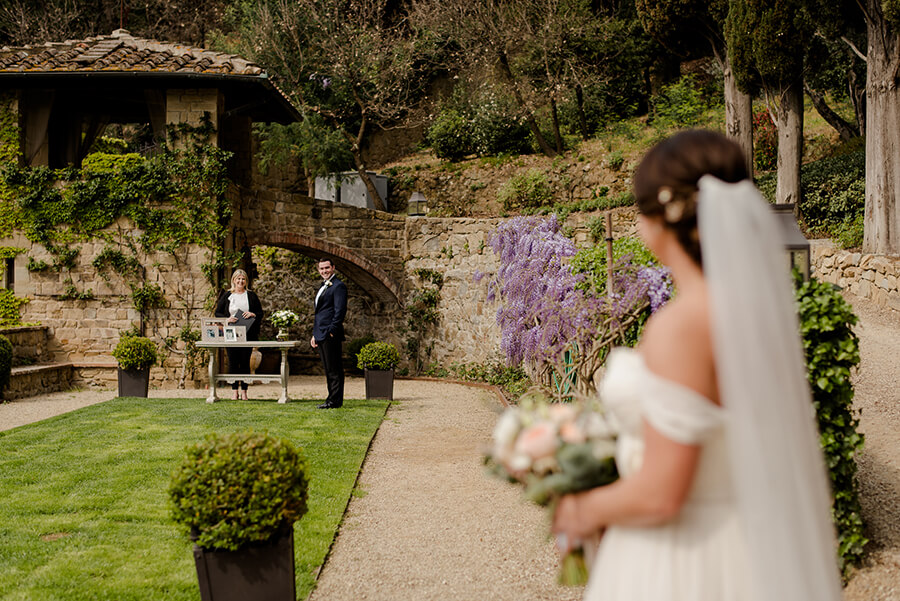 Here comes the bride at Villa Le Fontanelle