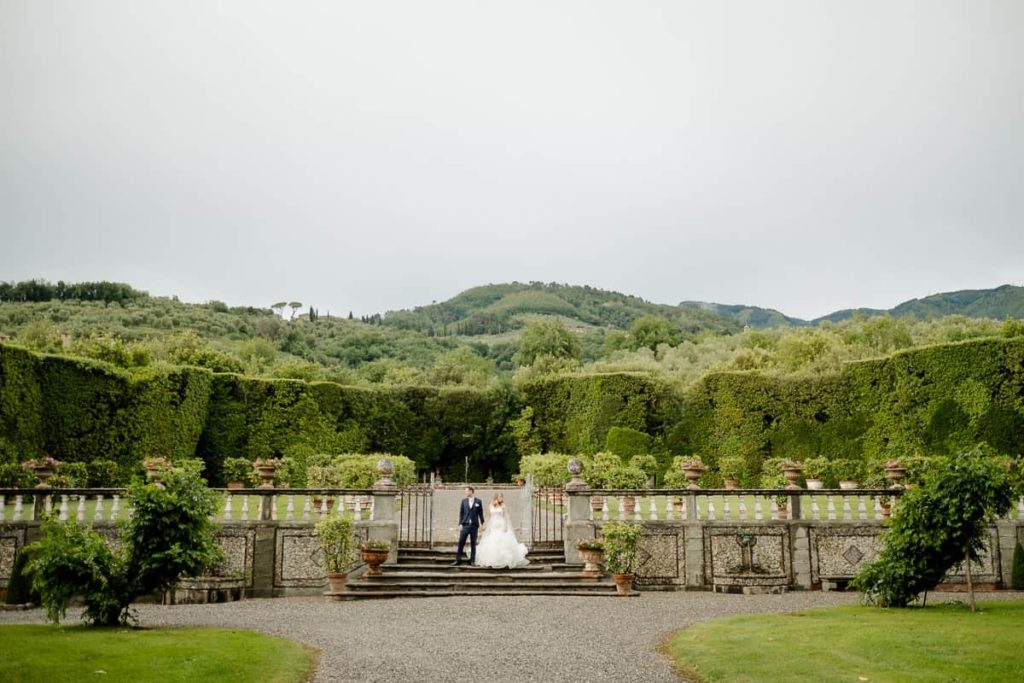 Villa Grabau's Gardens with bride and Groom