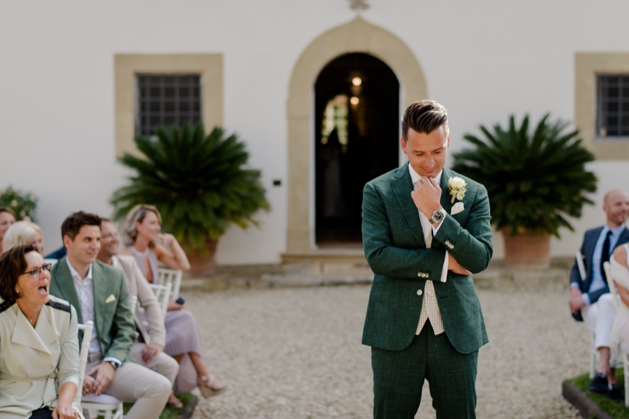 groom waiting for the bride