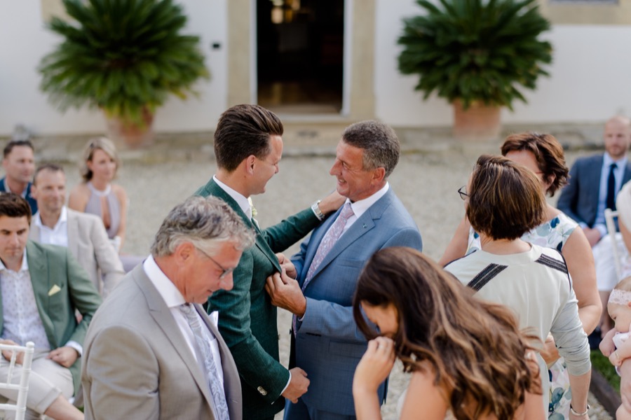 wedding ceremony at Tenuta di Pratello Country Resort greetings