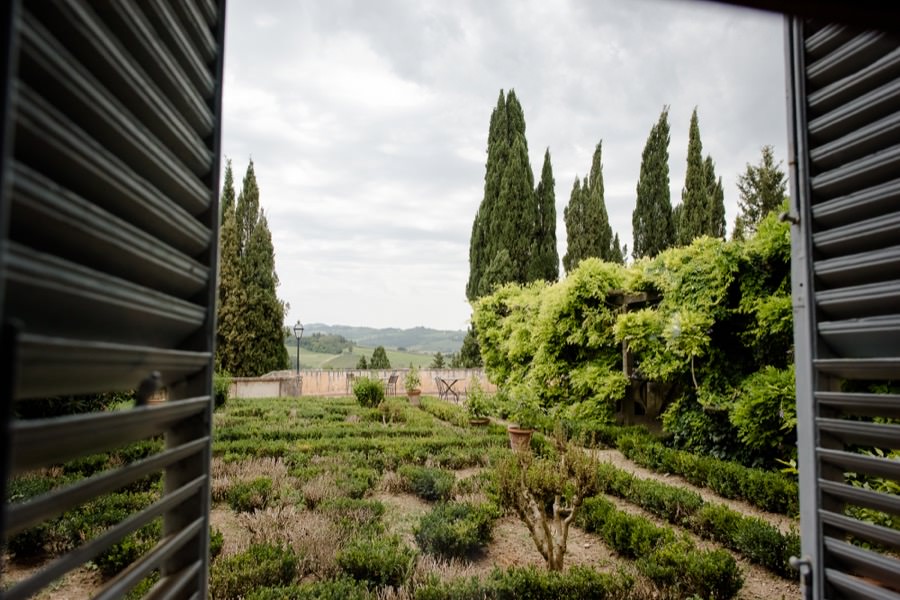 montegufoni castle italians gardens