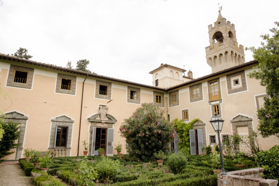 montegufoni castle italians gardens