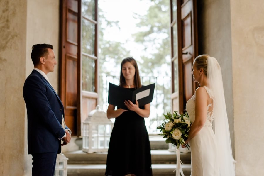 ceremony moment at montegufoni castle