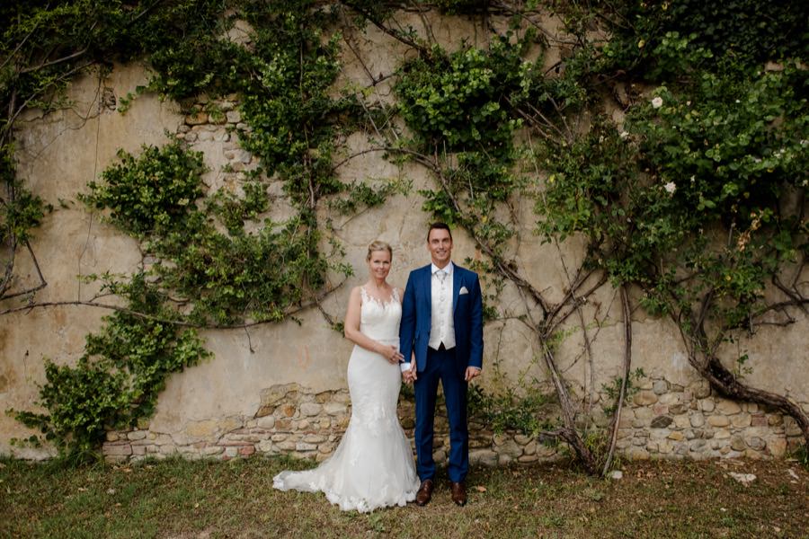 bride and groom at montegufoni castle