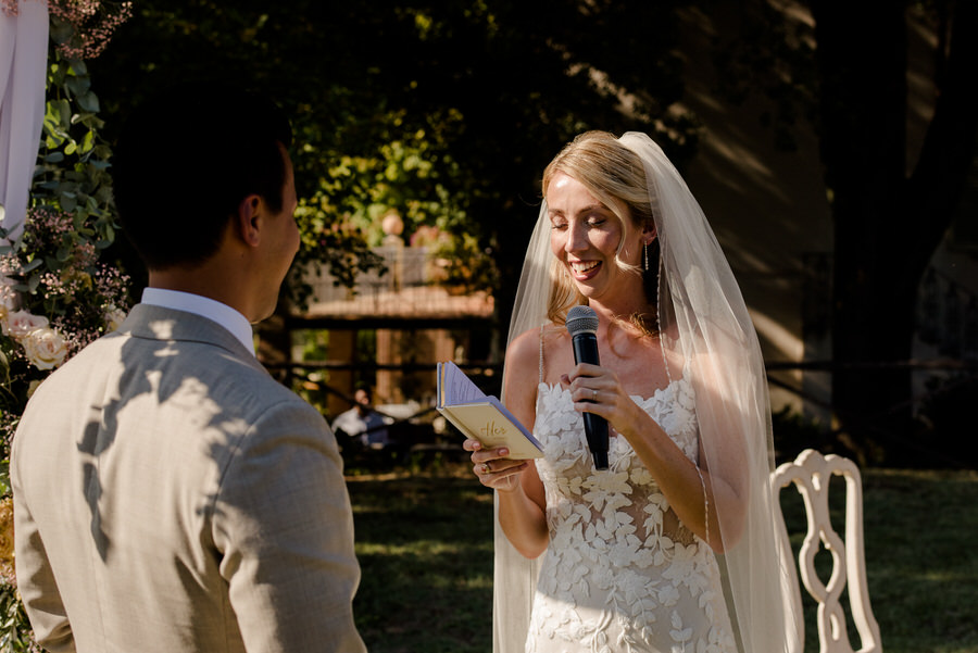 bride reading her vows