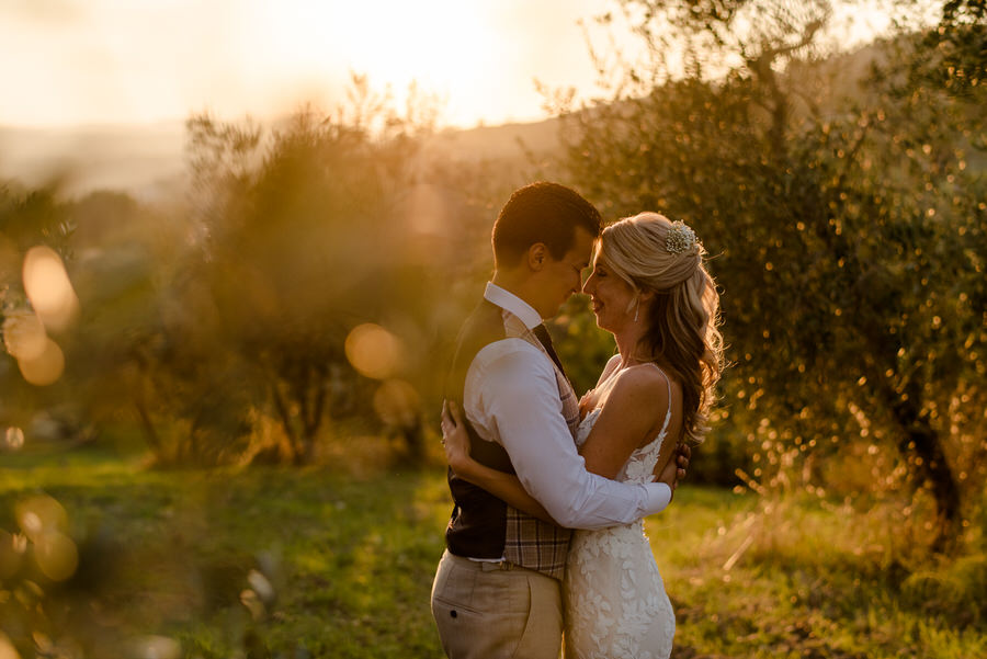 intimate moment of a wedding couple during the golden hour at Borgo i Vicelli Florence