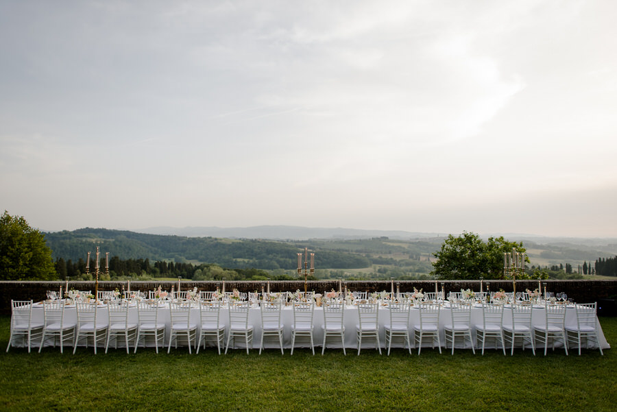 Long Wedding Table in tuscany