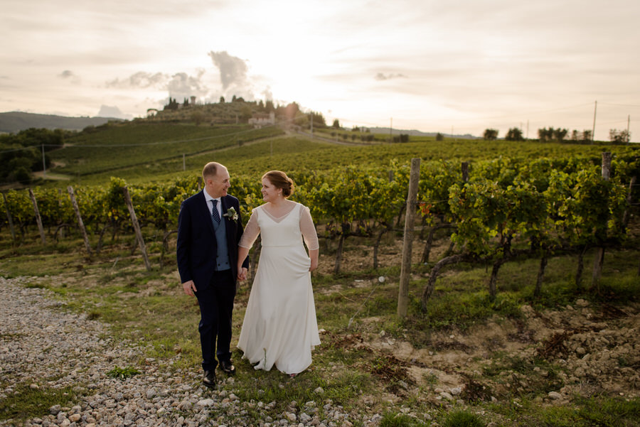 a romantic couple at Castello di Vicchiomaggio, Greve in Chianti