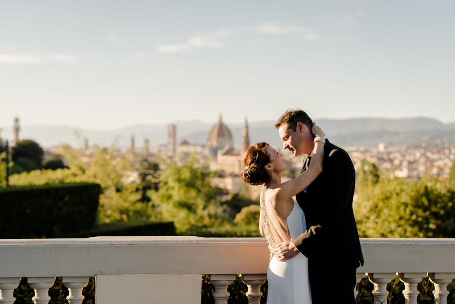 romantic couple at the balcony of Villa La Vedetta Florence