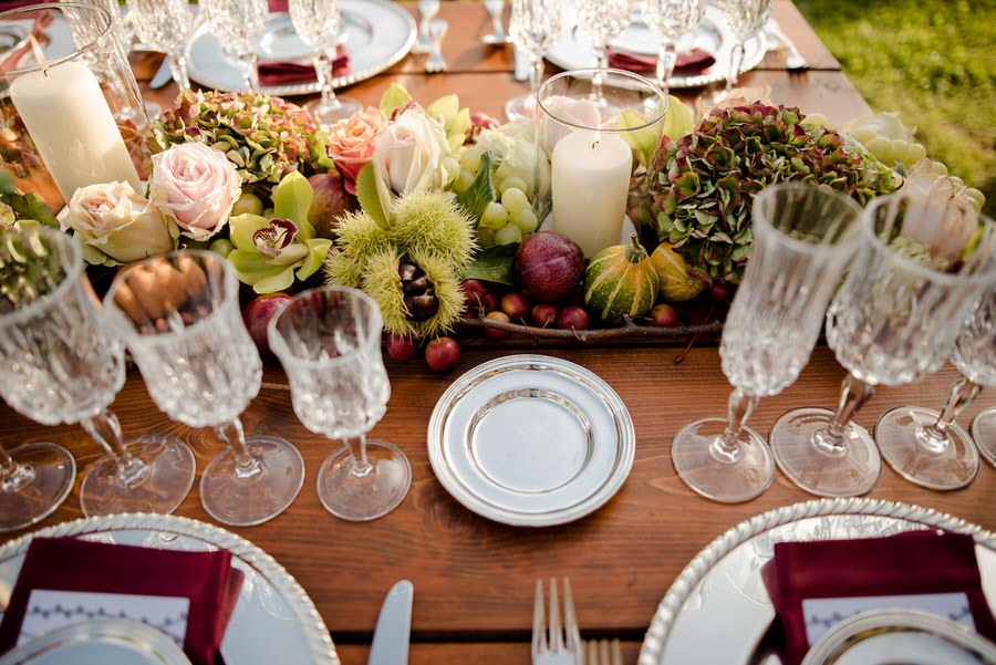 autumn decoration wedding dinner in tuscany