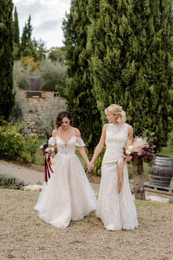 same-sex elopement in tuscany