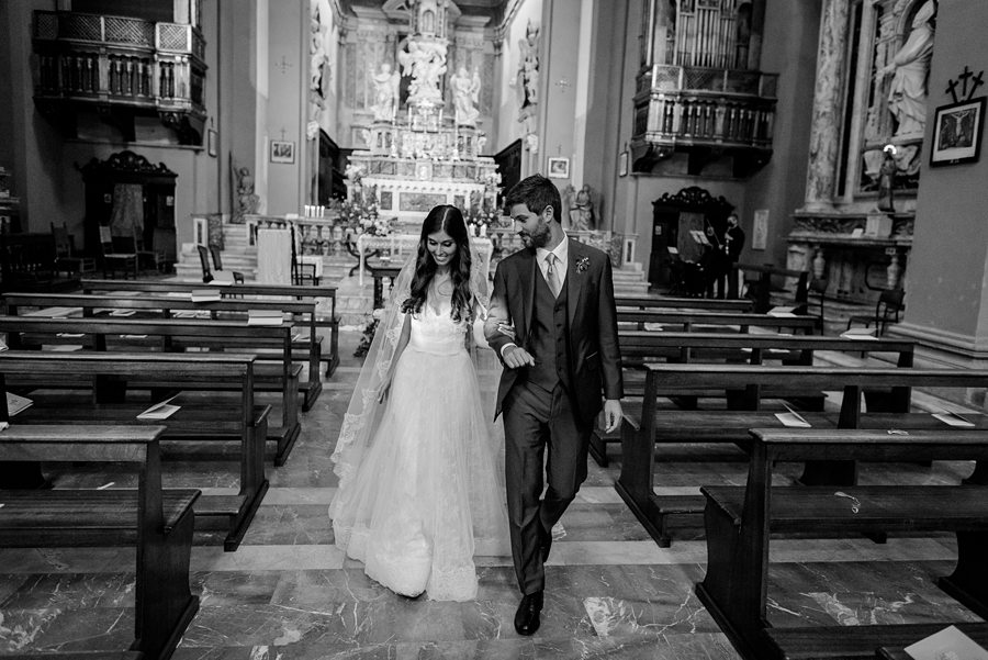 wedding-couple-church