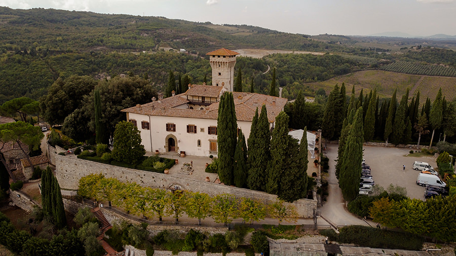 castello di vicchiomaggio tuscany vineyard