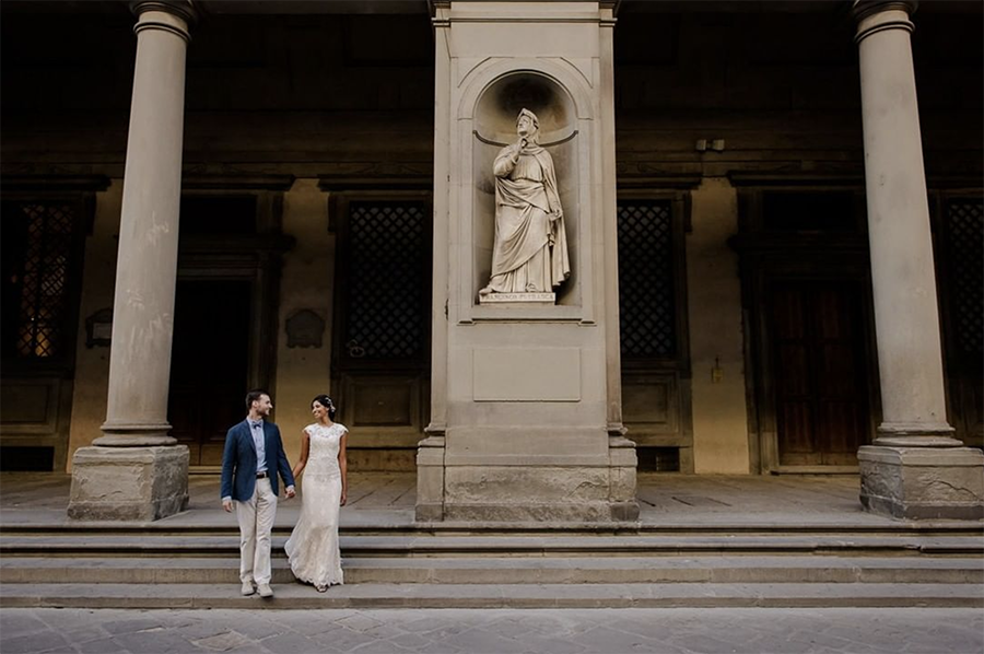 engagement photo in florence