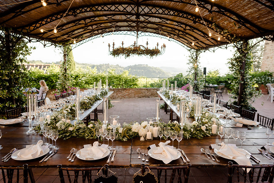 wedding table decoration setting tuscany